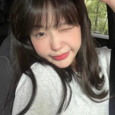 好看的长发女生头像(优选22张)