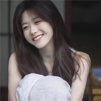 好看的长发女生头像(优选22张)