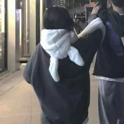 温柔宠溺的情侣头像(18张)