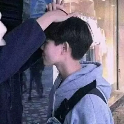 温柔宠溺的情侣头像(18张)