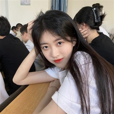 很唯美又很有高级的美女好看头像图片(22张)