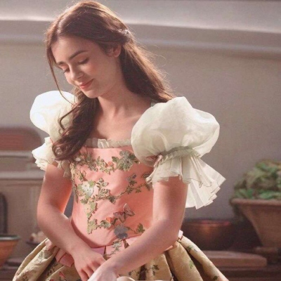 如风般的女子个性欧美头像图片(精选18张)