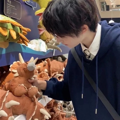 2023干净阳光的男生头像(22张)