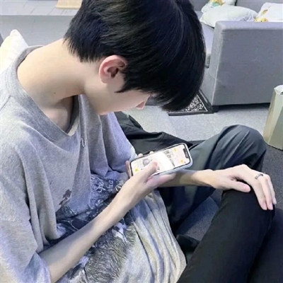 2023干净阳光的男生头像(22张)