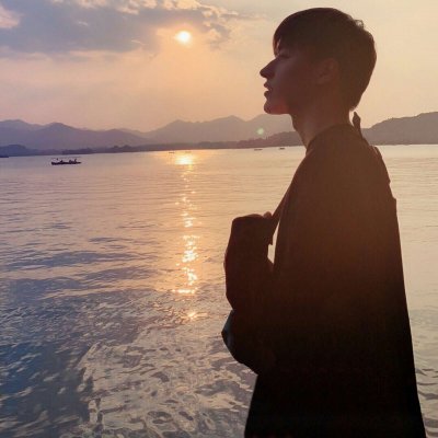 好看的情侣头像图片大全一人一张(18张)