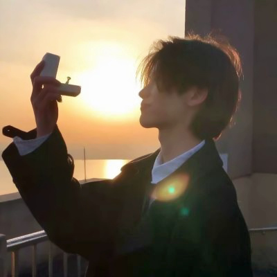 黑暗系颓废男生头像(优选20张)