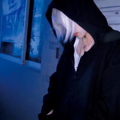 黑暗系颓废男生头像(优选20张)