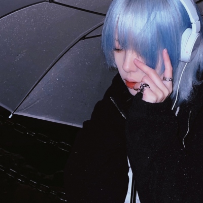 黑暗系颓废男生头像(优选20张)