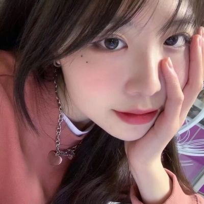 慵懒风颓废女生头像(共24张)