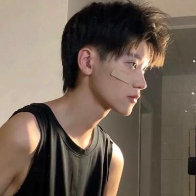 让人过目不忘的男生头像图片(优选18张)