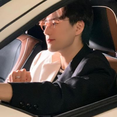 2023男生头像冷酷帅气图片(精选24张)