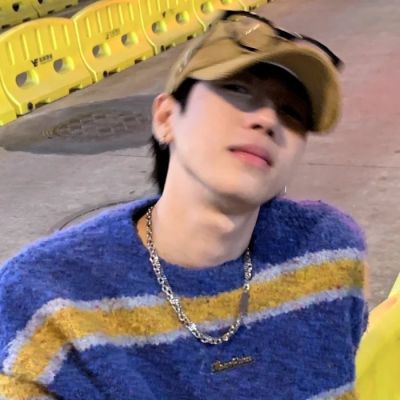 2023男生头像冷酷帅气图片(精选24张)