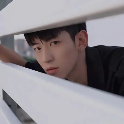 2023男生头像冷酷帅气图片(精选24张)