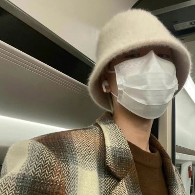 2023男生头像冷酷帅气图片(精选24张)