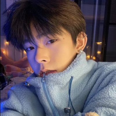 2023男生头像冷酷帅气图片(精选24张)