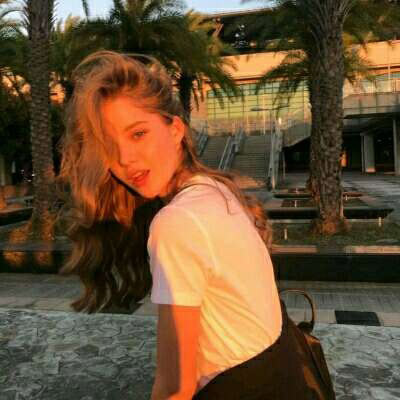 时尚美女背影图片微信头像(优选22张)