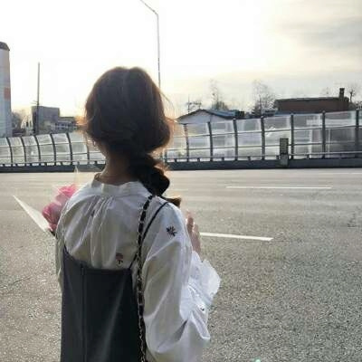 美女头像背影高清头像(共22张)