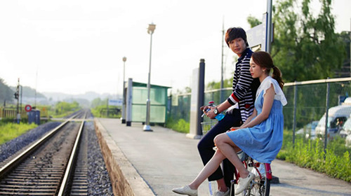 青春说说大全带图片_繁华落尽乱世成殇