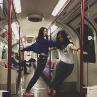 搞笑闺蜜头像一对两张带字图片