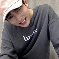 时尚男生耍酷头像