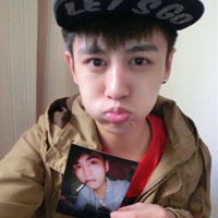 时尚男生耍酷头像