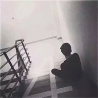 有魅力的背影男生头像