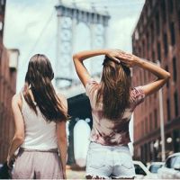 欧美闺蜜背影头像