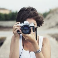 欧美穿背心个性女生头像