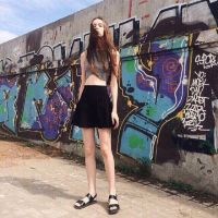 欧美穿背心个性女生头像