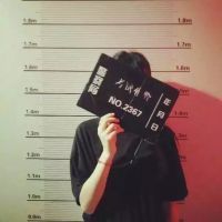 一男一女分开的情侣头像