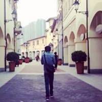 一男一女分开的情侣头像