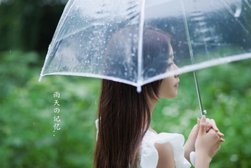 下雨了写一段心情说说 下雨感慨说说心情