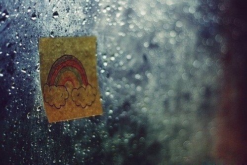 下雨有诗意的句子，听了一夜的雨孤枕难眠！