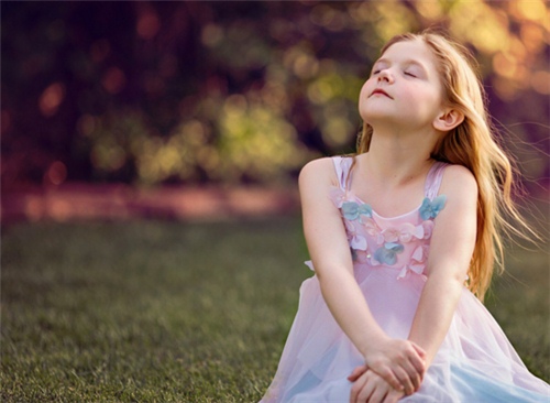 女人坚强到令人心疼的句子