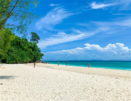 女人看大海的心情短语 适合在海边发的朋友圈