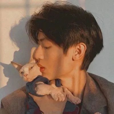 看不出来的情侣头像单人一人一张(精选12张)