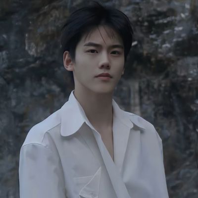 看不出来的情侣头像单人一人一张(精选12张)