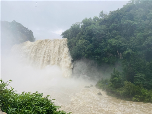 写瀑布句子文案朋友圈(精选29句) 写瀑布句子文案朋友圈(精选29句)