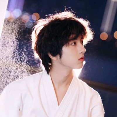 仙气飘飘一眼惊鸿的神明男头(精选10张)