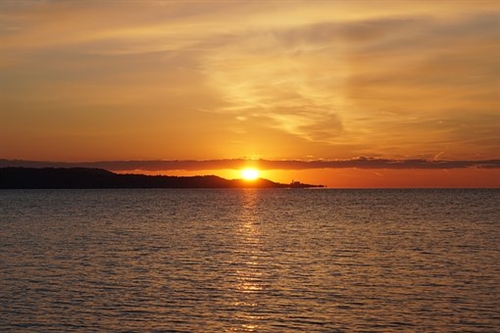 夕阳西下的朋友圈短句(精选49句) 夕阳西下的朋友圈短句(精选49句)