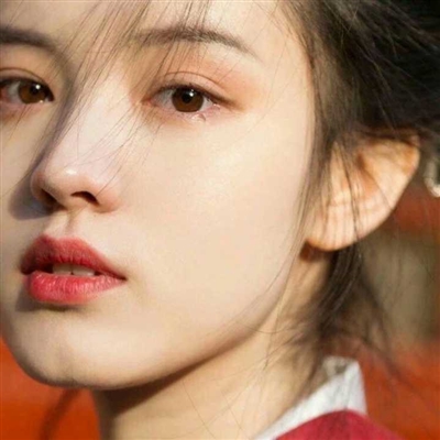 既惊艳又耐看的女生头像(精选12张)