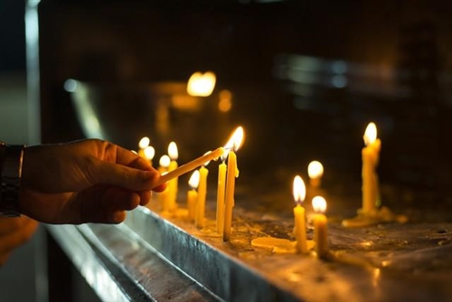 安慰死者家属的暖心句子简短(精选51句)