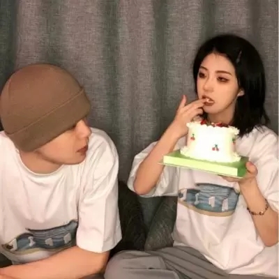 情侣头像一人一张一对接(精选12张)