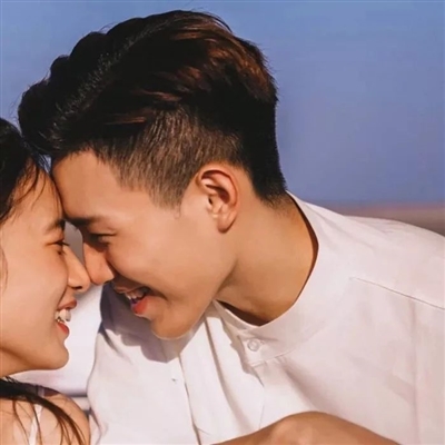 情侣头像一人一张一对接(精选12张)