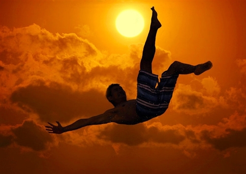 摔了一跤怎么发朋友圈的说说(43句)