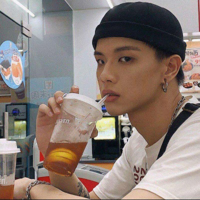 最能吸引单身女人的男头像(精选11张)