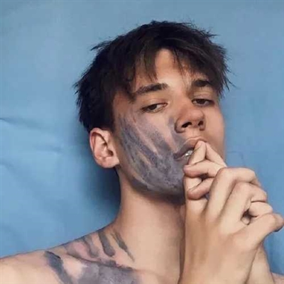 欧美风高级感的头像男(精选12张)