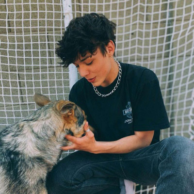 欧美风高级感的头像男(精选12张)