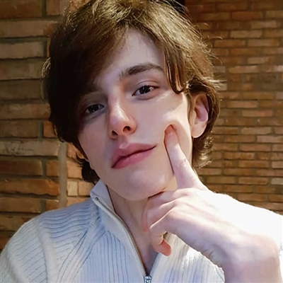 欧美风高级感的头像男(精选12张)