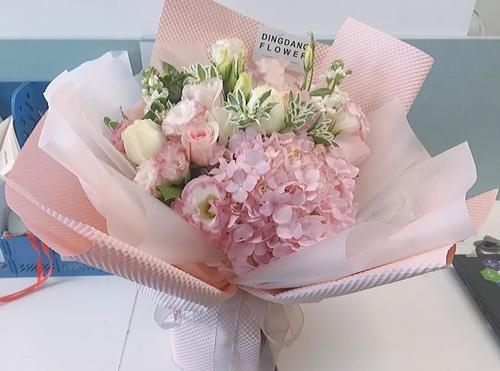 老公送东西晒幸福的句子简短(精选52句)